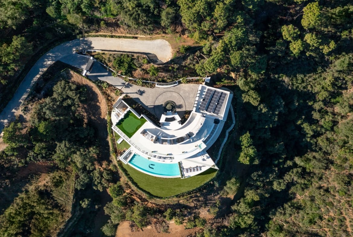 El Unico an iconic curved luxury villa in La Zagaleta Marbella presented by MDR Luxury Homes