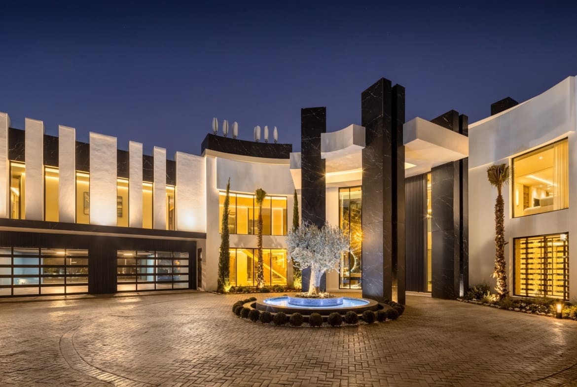 El Unico an iconic curved luxury villa in La Zagaleta Marbella presented by MDR Luxury Homes V9A4359 El Unico an iconic curved luxury villa in La Zagaleta Marbella presented by MDR Luxury Homes