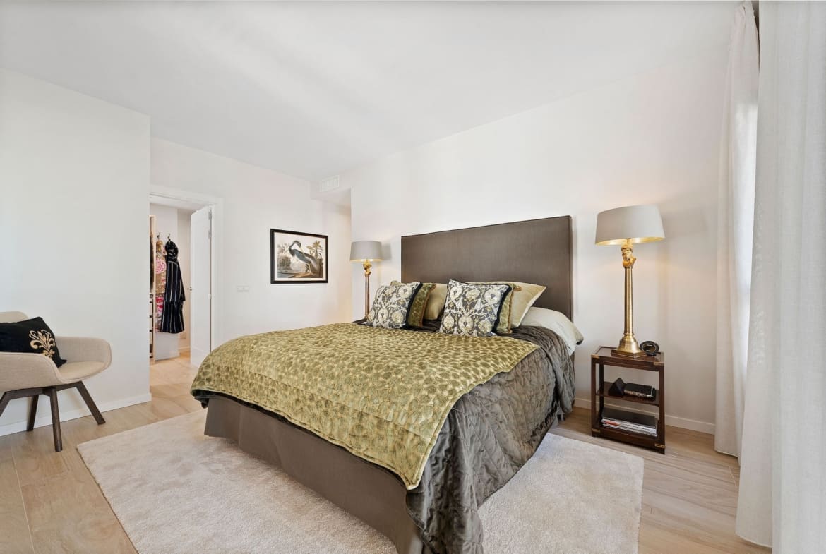 Frontline golf luxury Penthouse Alcoves Del Golf_04 by MDR panoramic views and elegant living in Nueva Andalucía Costa del Sol Frontline Golf Luxury Penthouse in Alcores del Golf by MDR – panoramic views and elegant living in Nueva Andalucía, Costa del Sol.