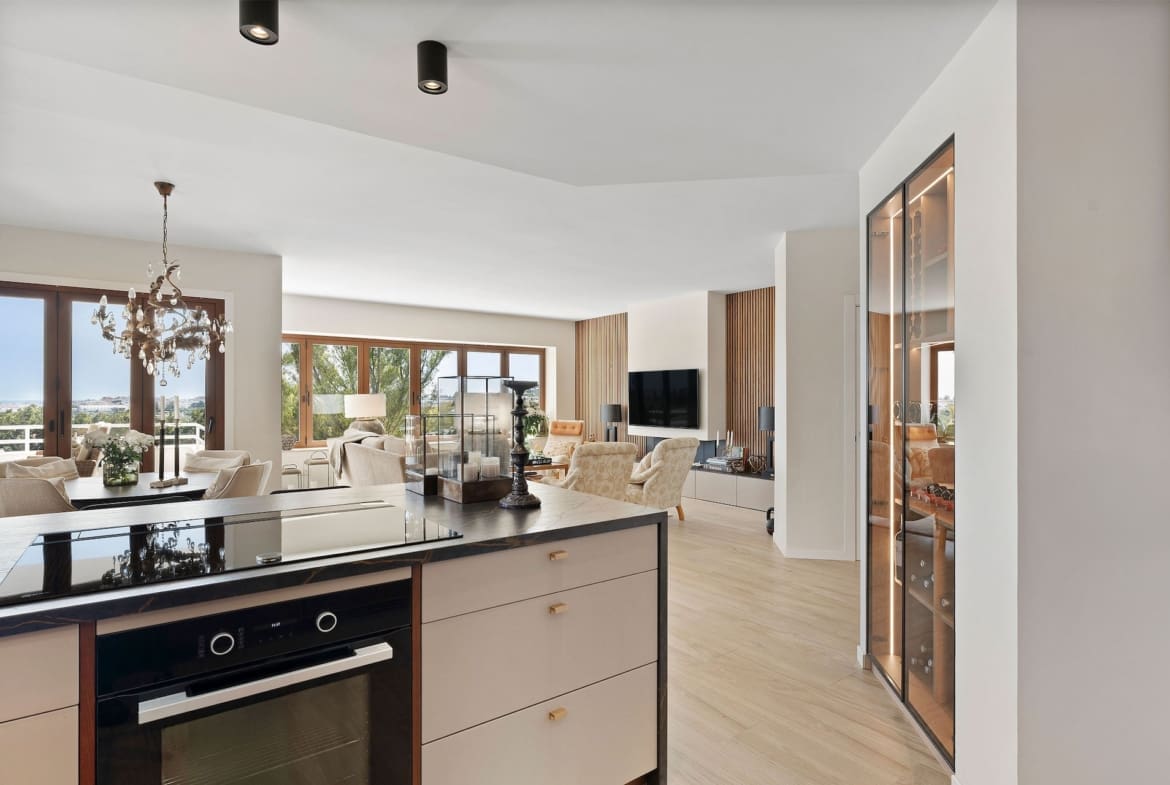 Frontline golf luxury Penthouse Alcoves Del Golf_11 by MDR panoramic views and elegant living in Nueva Andalucía Costa del Sol Frontline Golf Luxury Penthouse in Alcores del Golf by MDR – panoramic views and elegant living in Nueva Andalucía, Costa del Sol.