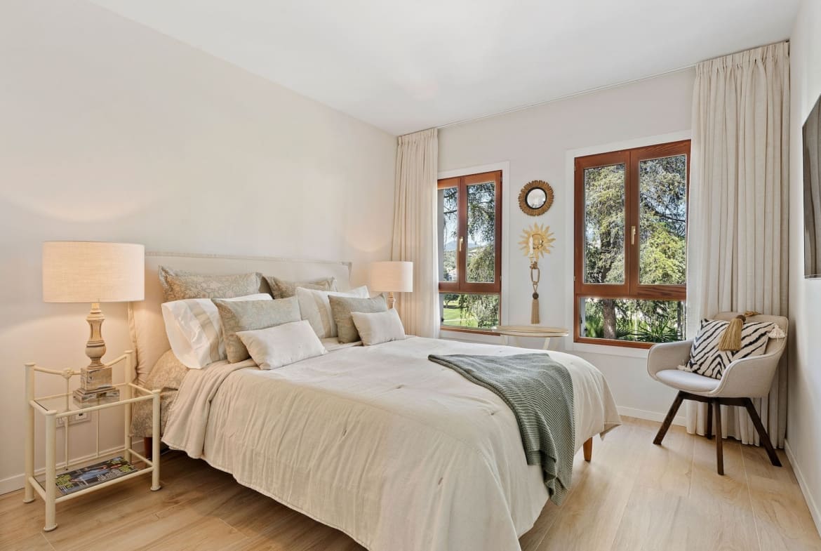 Frontline golf luxury Penthouse Alcoves Del Golf_15 by MDR panoramic views and elegant living in Nueva Andalucía Costa del Sol Frontline Golf Luxury Penthouse in Alcores del Golf by MDR – panoramic views and elegant living in Nueva Andalucía, Costa del Sol.