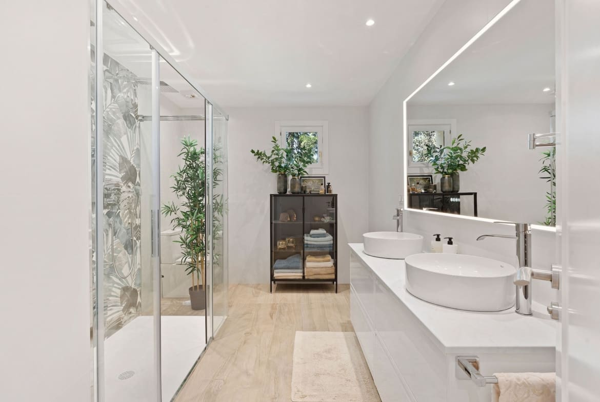 Frontline golf luxury Penthouse Alcoves Del Golf_16 by MDR panoramic views and elegant living in Nueva Andalucía Costa del Sol Frontline Golf Luxury Penthouse in Alcores del Golf by MDR – panoramic views and elegant living in Nueva Andalucía, Costa del Sol.