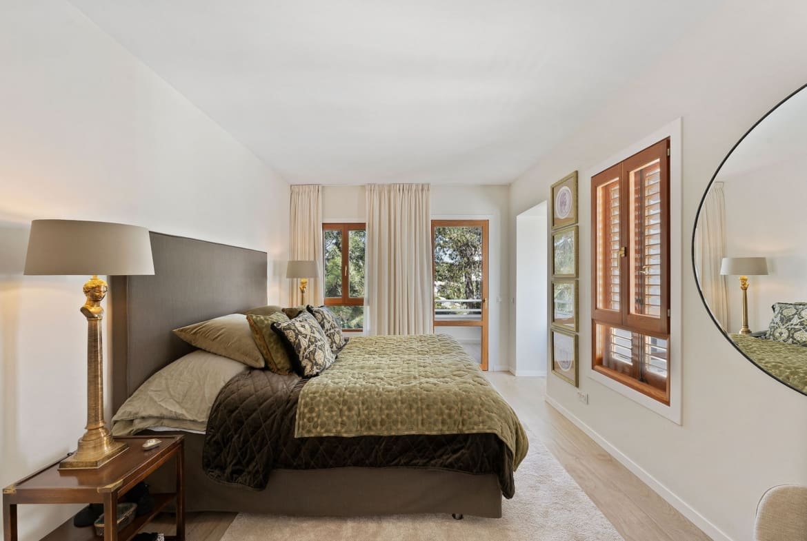 Frontline golf luxury Penthouse Alcoves Del Golf_20 by MDR panoramic views and elegant living in Nueva Andalucía Costa del Sol Frontline Golf Luxury Penthouse in Alcores del Golf by MDR – panoramic views and elegant living in Nueva Andalucía, Costa del Sol.