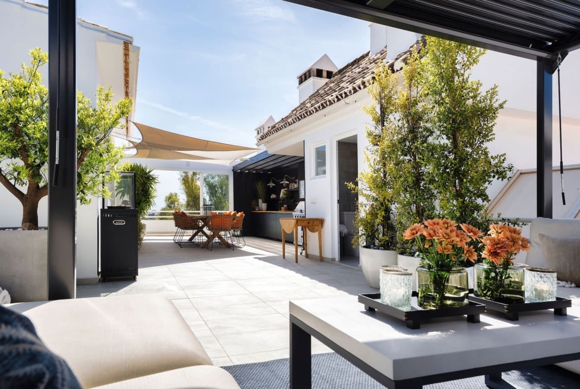 Frontline golf luxury Penthouse Alcoves Del Golf_26 by MDR panoramic views and elegant living in Nueva Andalucía Costa del Sol Frontline Golf Luxury Penthouse in Alcores del Golf by MDR – panoramic views and elegant living in Nueva Andalucía, Costa del Sol.