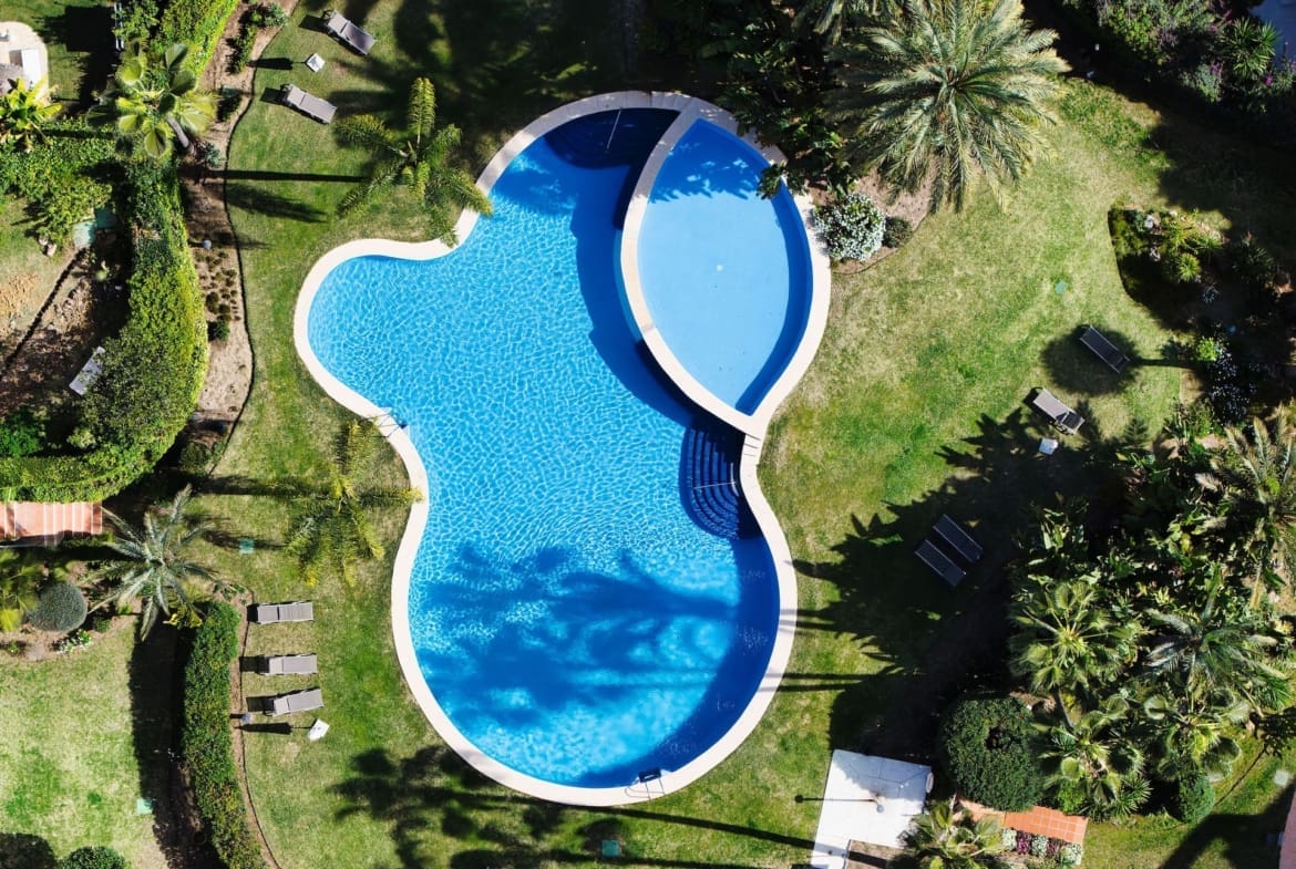 default Frontline Golf Luxury Penthouse in Alcores del Golf by MDR – panoramic views and elegant living in Nueva Andalucía, Costa del Sol.