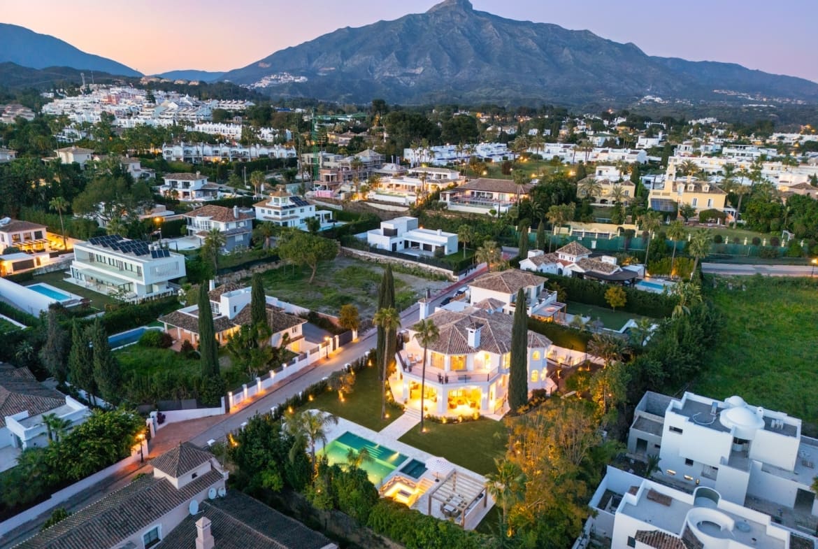 Luxury villa for sale in Nueva Andalucía Villa Karina by MDR Luxury Homes