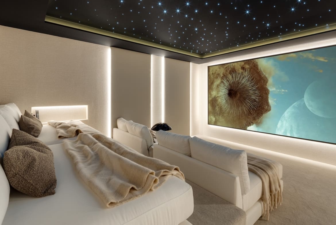 Luxury villa for sale in Nueva Andalucía Villa Karina by MDR Luxury Homes