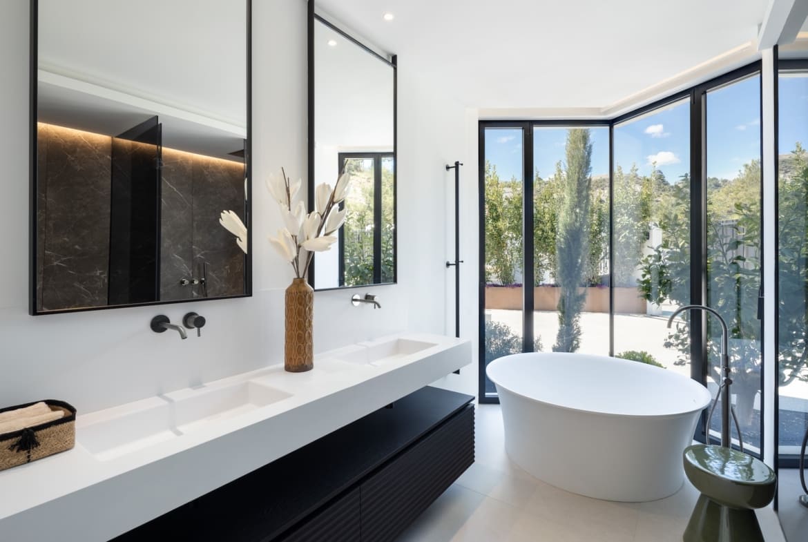 Luxury villa with panoramic sea views in Lomas de La Quinta 19 Benahavís MDR Luxury Homes