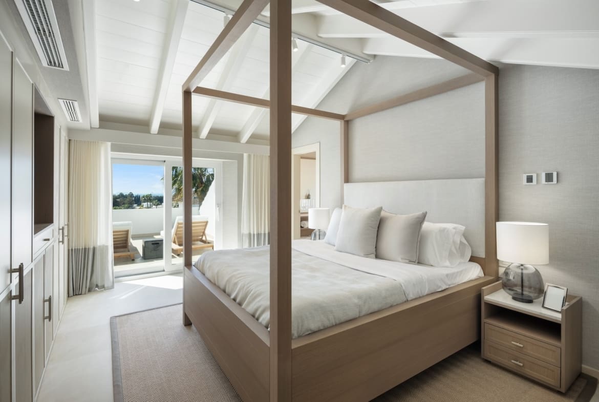 Marismas 1 luxury duplex apartment for sale on Marbella Golden Mile – presented by MDR Luxury Homes