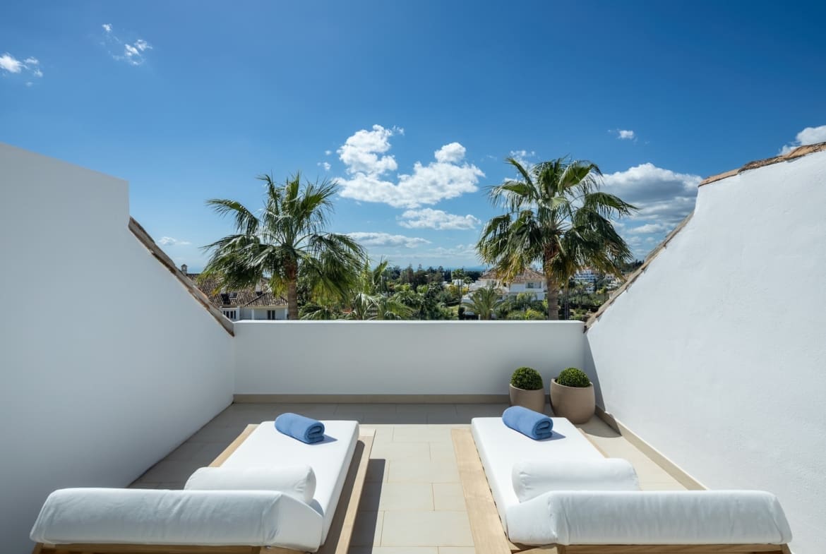 Marismas 1 luxury duplex apartment for sale on Marbella Golden Mile – presented by MDR Luxury Homes