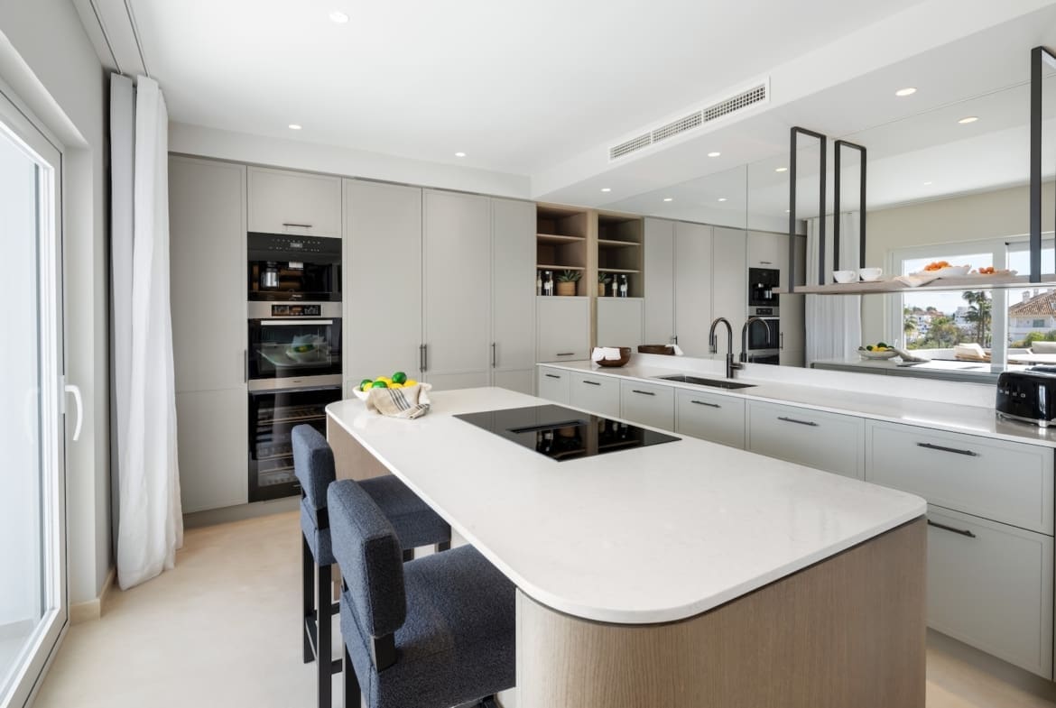 Marismas 1 luxury duplex apartment for sale on Marbella Golden Mile – presented by MDR Luxury Homes