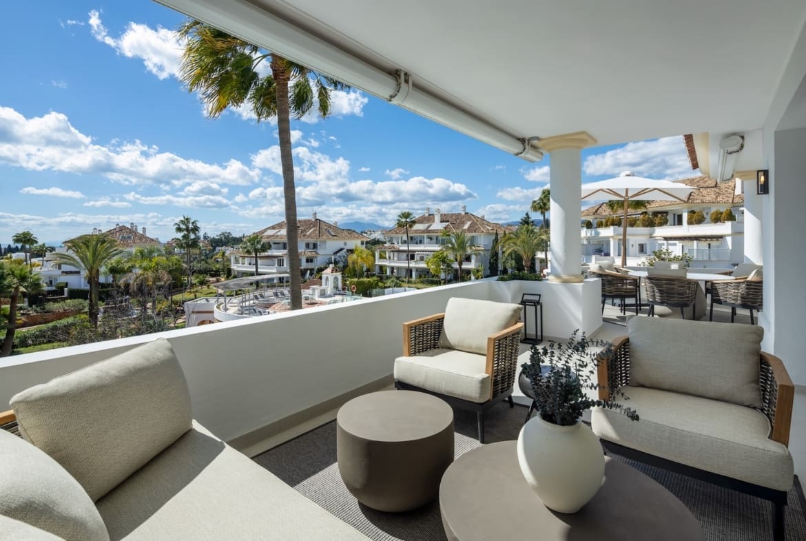 Marismas 1 luxury duplex apartment for sale on Marbella Golden Mile – presented by MDR Luxury Homes