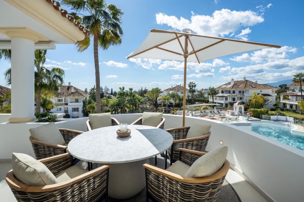 Marismas 1 luxury duplex apartment for sale on Marbella Golden Mile - presented by MDR Luxury Homes