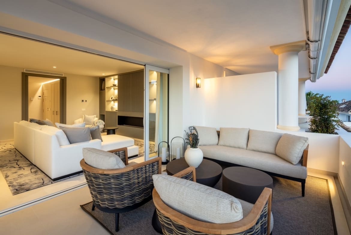Marismas 1 luxury duplex apartment for sale on Marbella Golden Mile – presented by MDR Luxury Homes