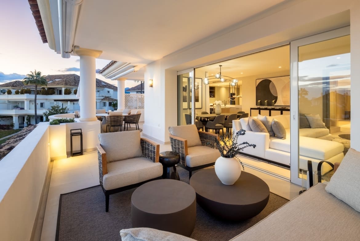 Marismas 1 luxury duplex apartment for sale on Marbella Golden Mile – presented by MDR Luxury Homes