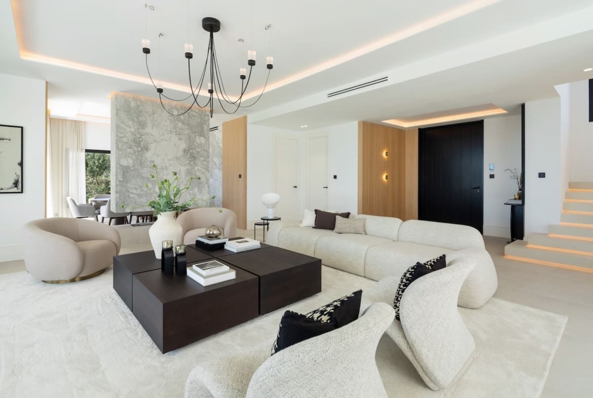 Villa Fortuna in Los Arqueros – modern luxury villa with sea views, pool and smart tech, listed by MDR Luxury Homes.