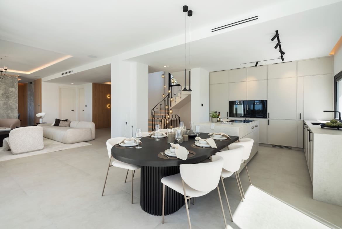 Villa Fortuna in Los Arqueros – modern luxury villa with sea views, pool and smart tech, listed by MDR Luxury Homes.