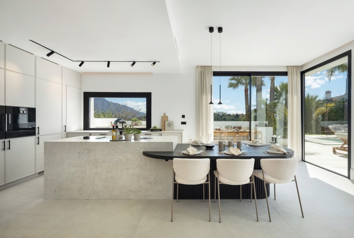 Villa Fortuna in Los Arqueros – modern luxury villa with sea views, pool and smart tech, listed by MDR Luxury Homes.