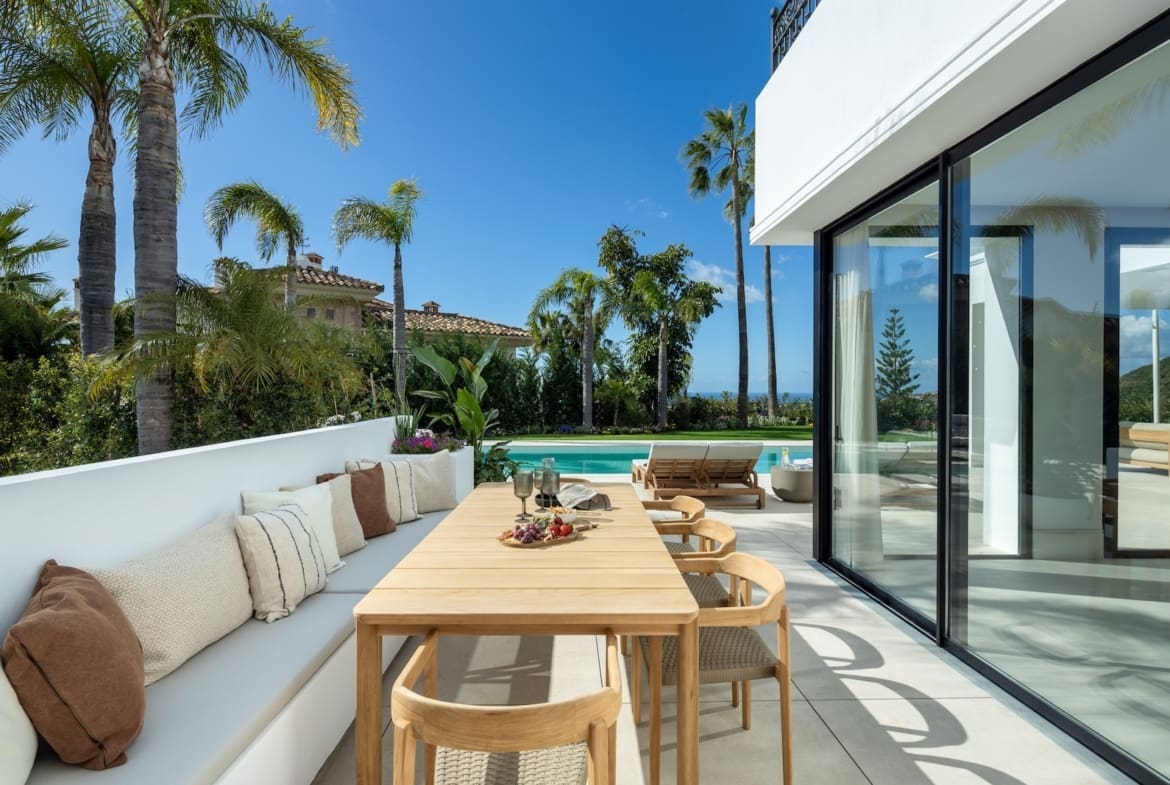 Villa Fortuna in Los Arqueros – modern luxury villa with sea views, pool and smart tech, listed by MDR Luxury Homes.