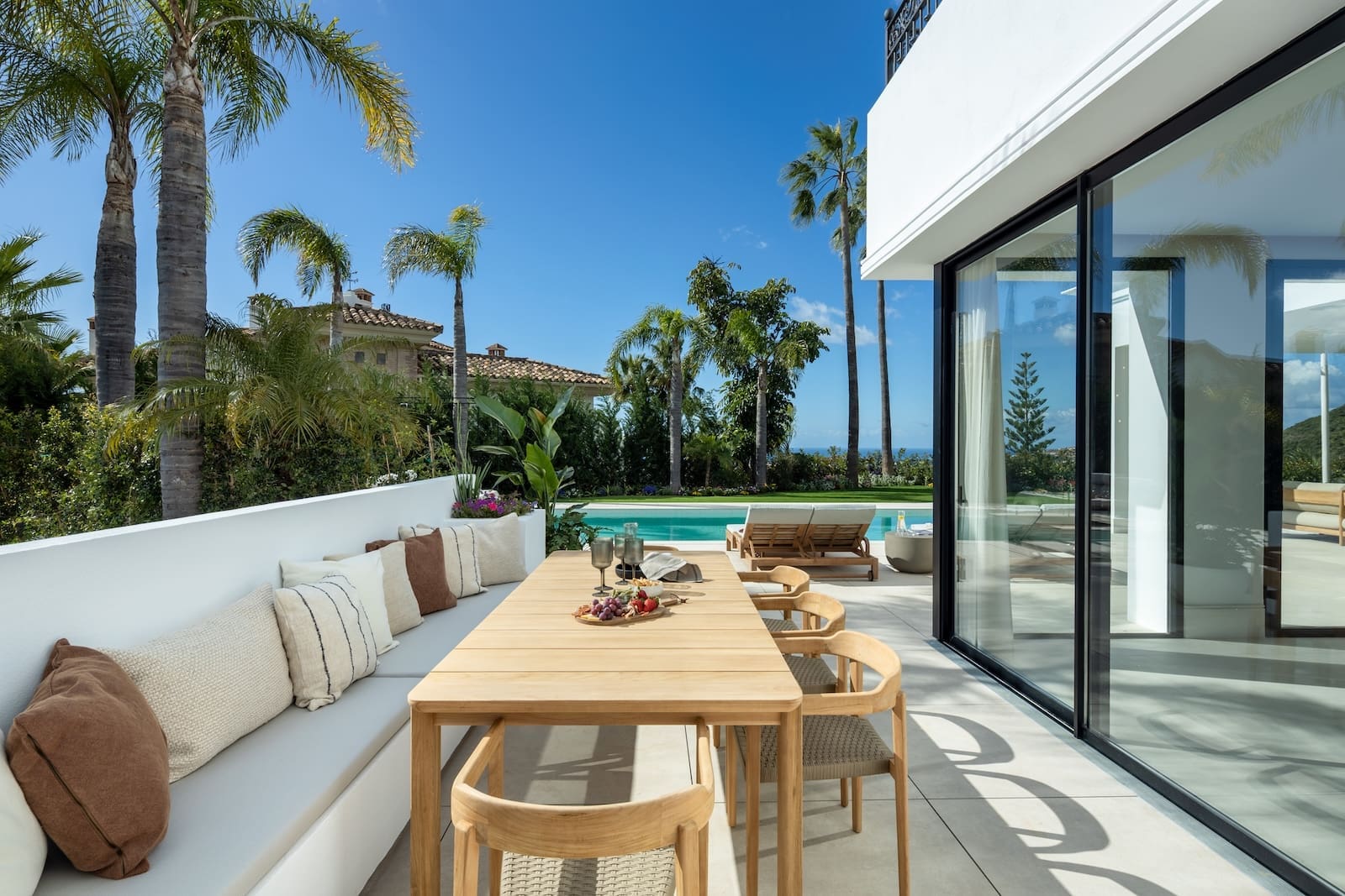 Villa Fortuna in Los Arqueros modern luxury villa with sea views pool and smart tech listed by MDR Luxury Homes 12 Villa Fortuna in Los Arqueros – modern luxury villa with sea views, pool and smart tech, listed by MDR Luxury Homes.