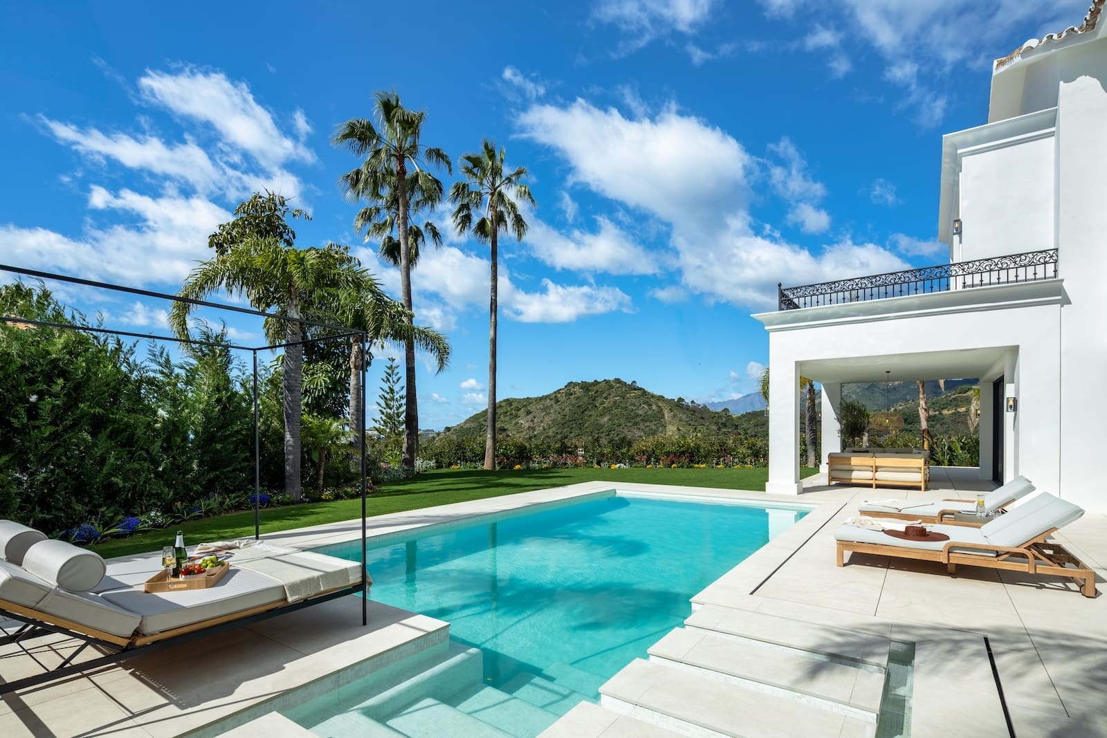 Villa Fortuna in Los Arqueros modern luxury villa with sea views pool and smart tech listed by MDR Luxury Homes 13 Villa Fortuna in Los Arqueros – modern luxury villa with sea views, pool and smart tech, listed by MDR Luxury Homes.