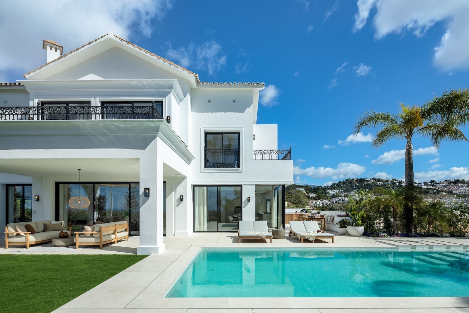 Villa Fortuna in Los Arqueros modern luxury villa with sea views pool and smart tech listed by MDR Luxury Homes 15 Villa Fortuna in Los Arqueros – modern luxury villa with sea views, pool and smart tech, listed by MDR Luxury Homes.