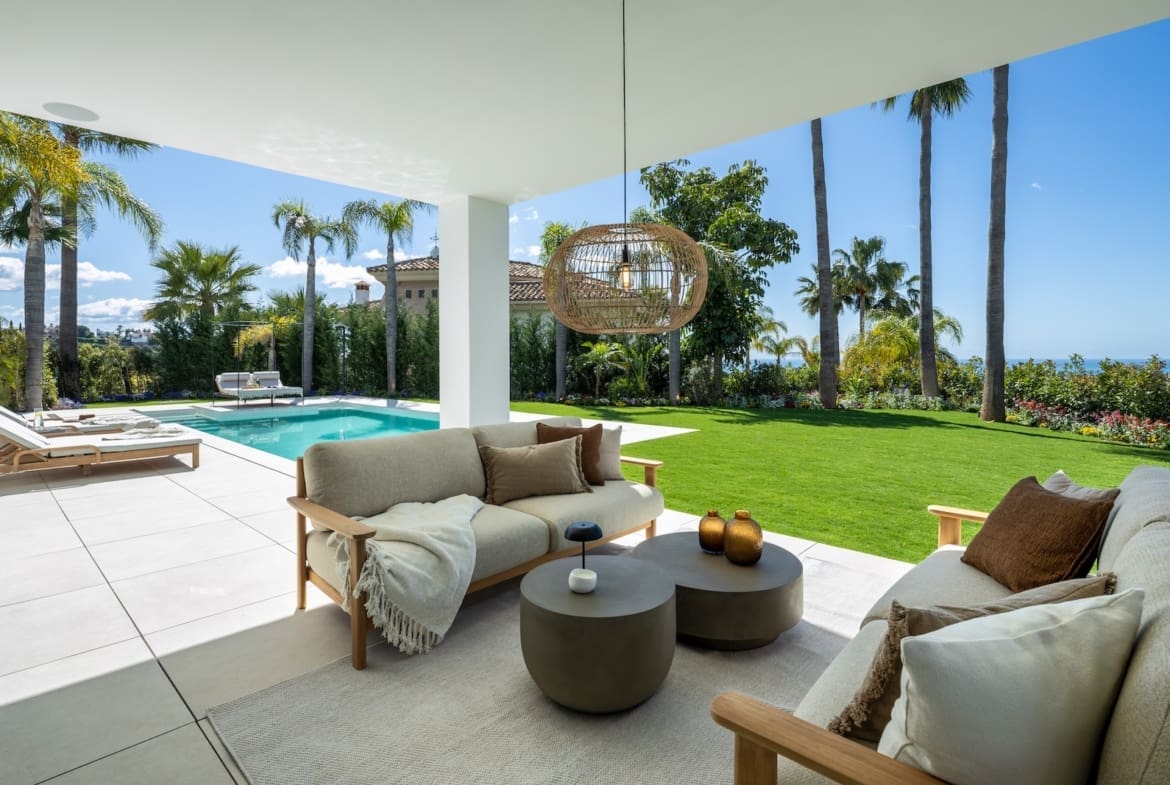 Villa Fortuna in Los Arqueros – modern luxury villa with sea views, pool and smart tech, listed by MDR Luxury Homes.