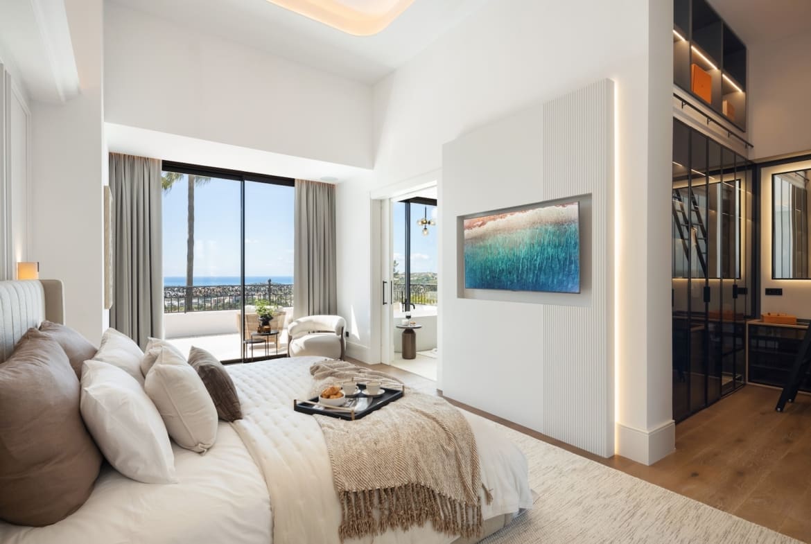 Villa Fortuna in Los Arqueros – modern luxury villa with sea views, pool and smart tech, listed by MDR Luxury Homes.