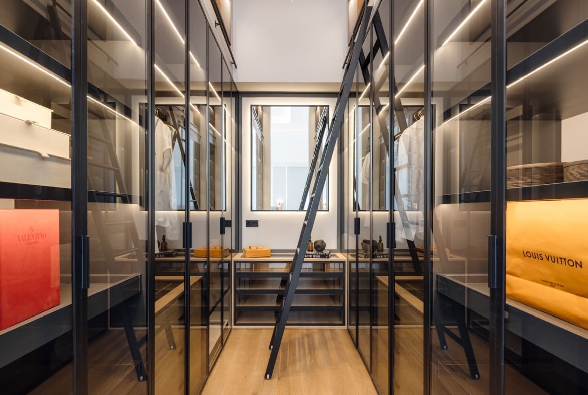 Villa Fortuna in Los Arqueros – modern luxury villa with sea views, pool and smart tech, listed by MDR Luxury Homes.