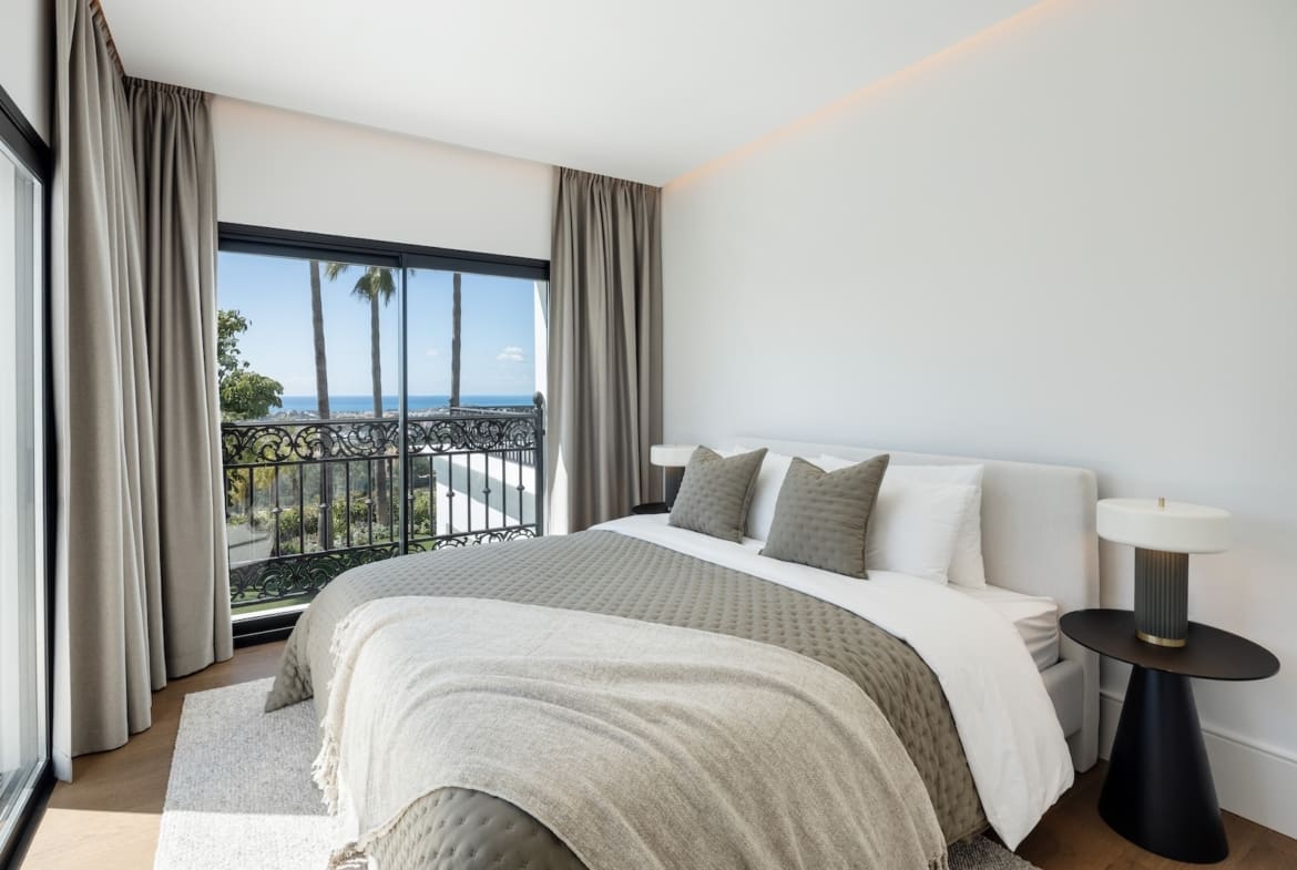 Villa Fortuna in Los Arqueros – modern luxury villa with sea views, pool and smart tech, listed by MDR Luxury Homes.