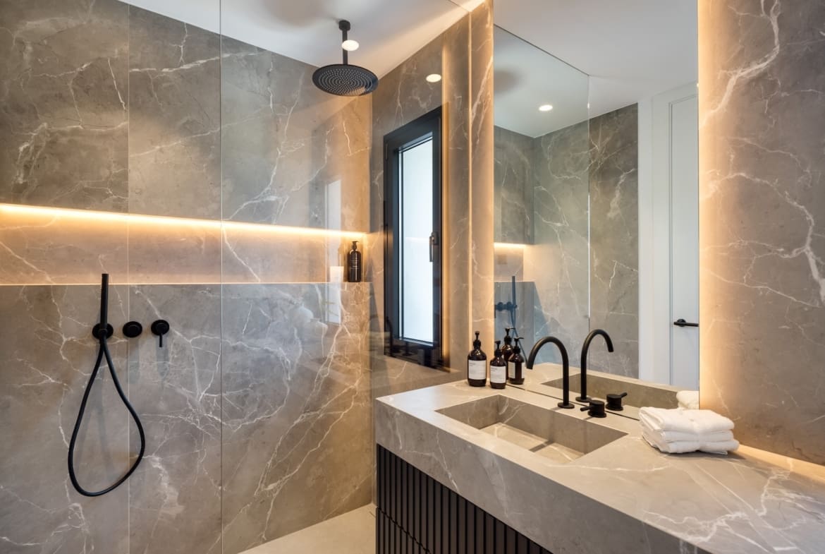 Villa Fortuna in Los Arqueros – modern luxury villa with sea views, pool and smart tech, listed by MDR Luxury Homes.