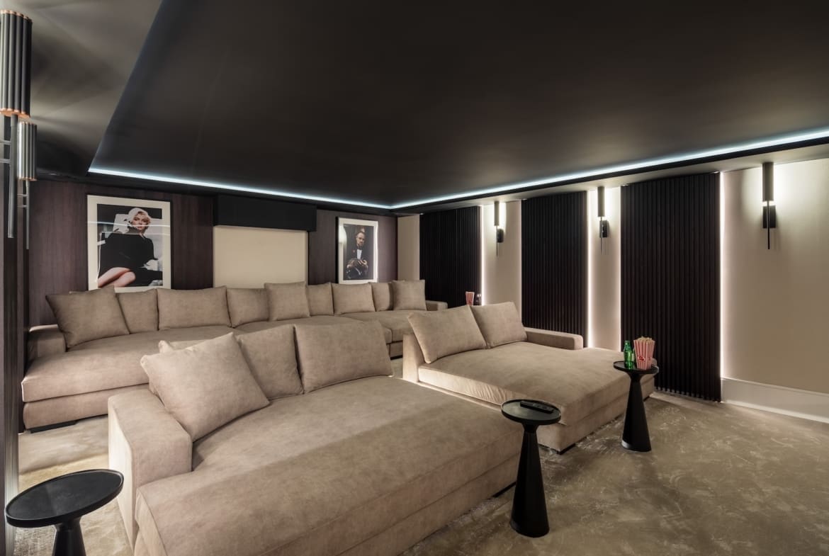 Villa Fortuna in Los Arqueros – modern luxury villa with sea views, pool and smart tech, listed by MDR Luxury Homes.