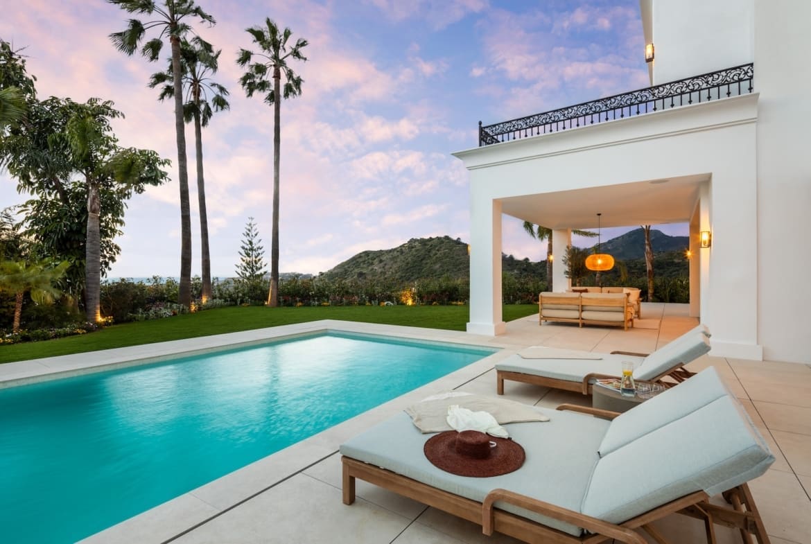 Villa Fortuna in Los Arqueros – modern luxury villa with sea views, pool and smart tech, listed by MDR Luxury Homes.