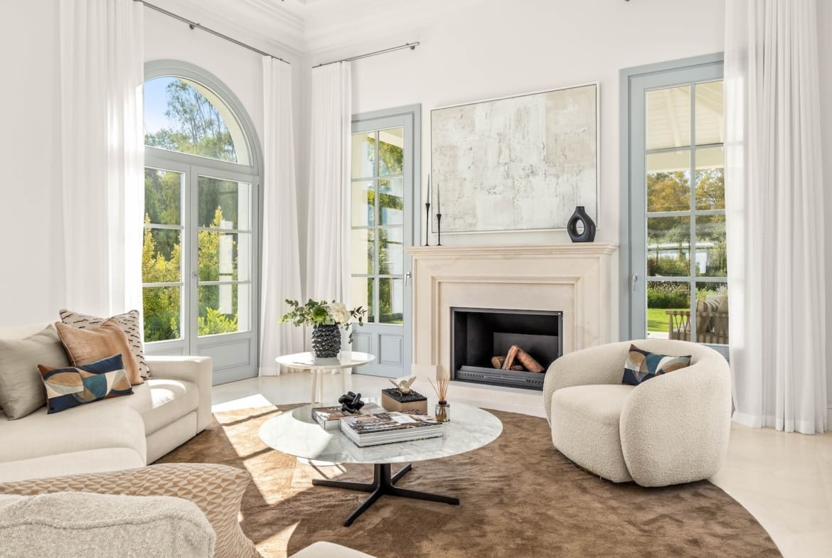 Luxury villa for sale in Nueva Andalucía with pool and terrace – MDR Luxury Homes