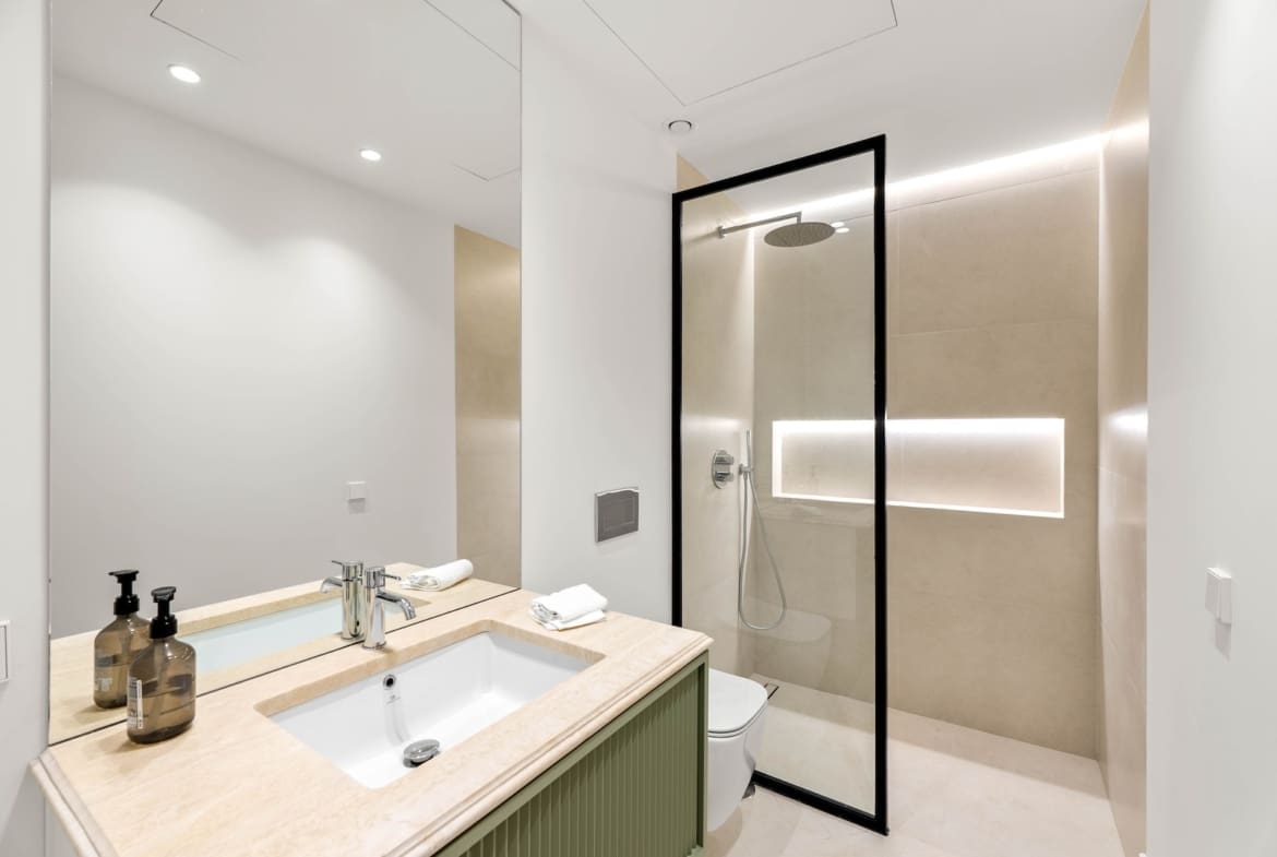 Luxury villa for sale in Nueva Andalucía with pool and terrace – MDR Luxury Homes