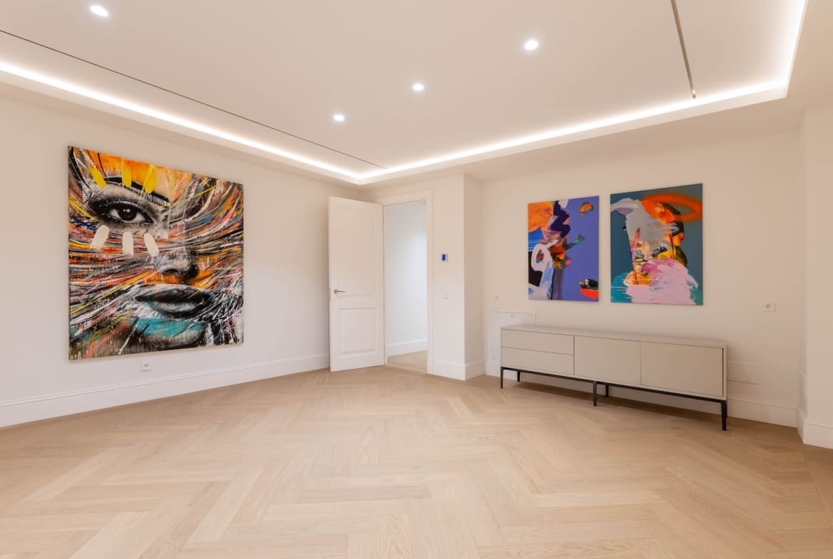 Luxury villa for sale in Nueva Andalucía with pool and terrace – MDR Luxury Homes