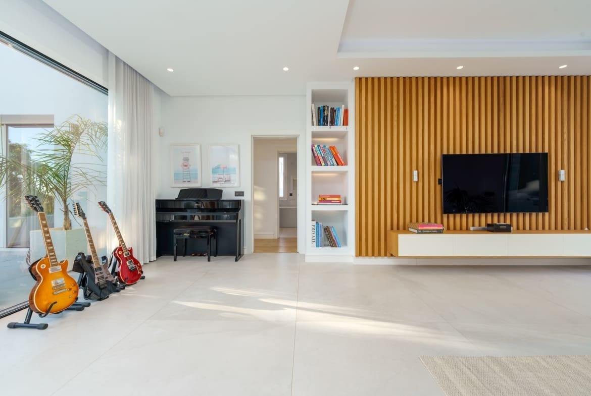 Renovated villa Nueva Andalucía with guesthouse MDR Luxury Homes