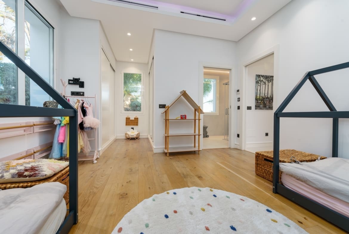 Renovated villa Nueva Andalucía with guesthouse MDR Luxury Homes