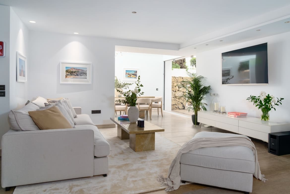 Renovated villa Nueva Andalucía with guesthouse MDR Luxury Homes