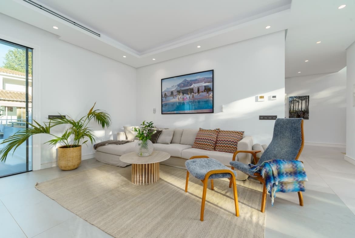 Renovated villa Nueva Andalucía with guesthouse MDR Luxury Homes