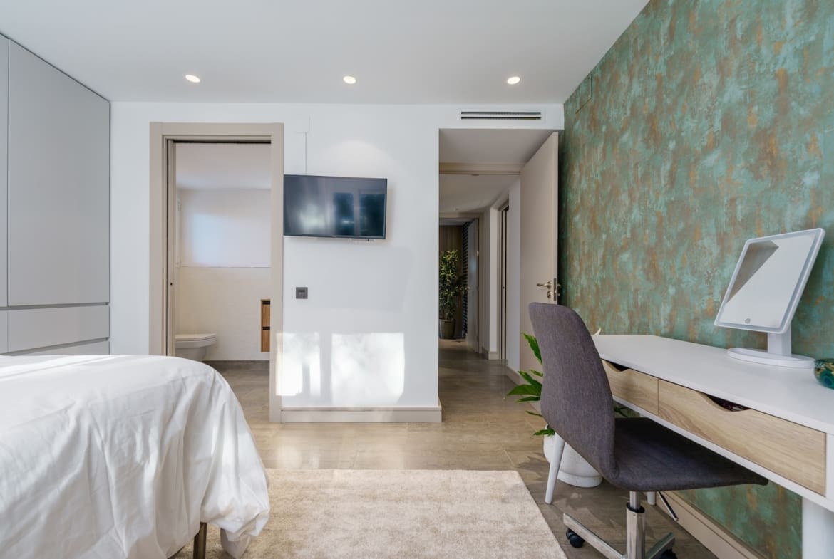 Renovated villa Nueva Andalucía with guesthouse MDR Luxury Homes