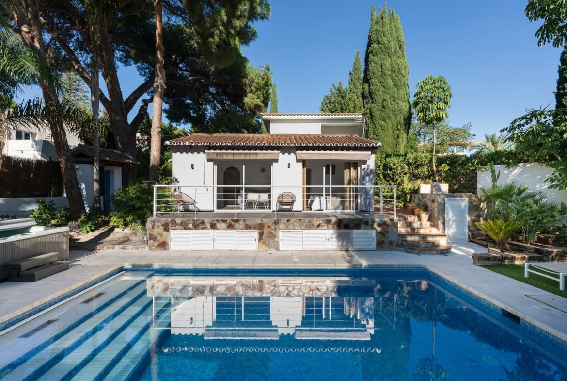 Renovated villa Nueva Andalucía with guesthouse MDR Luxury Homes