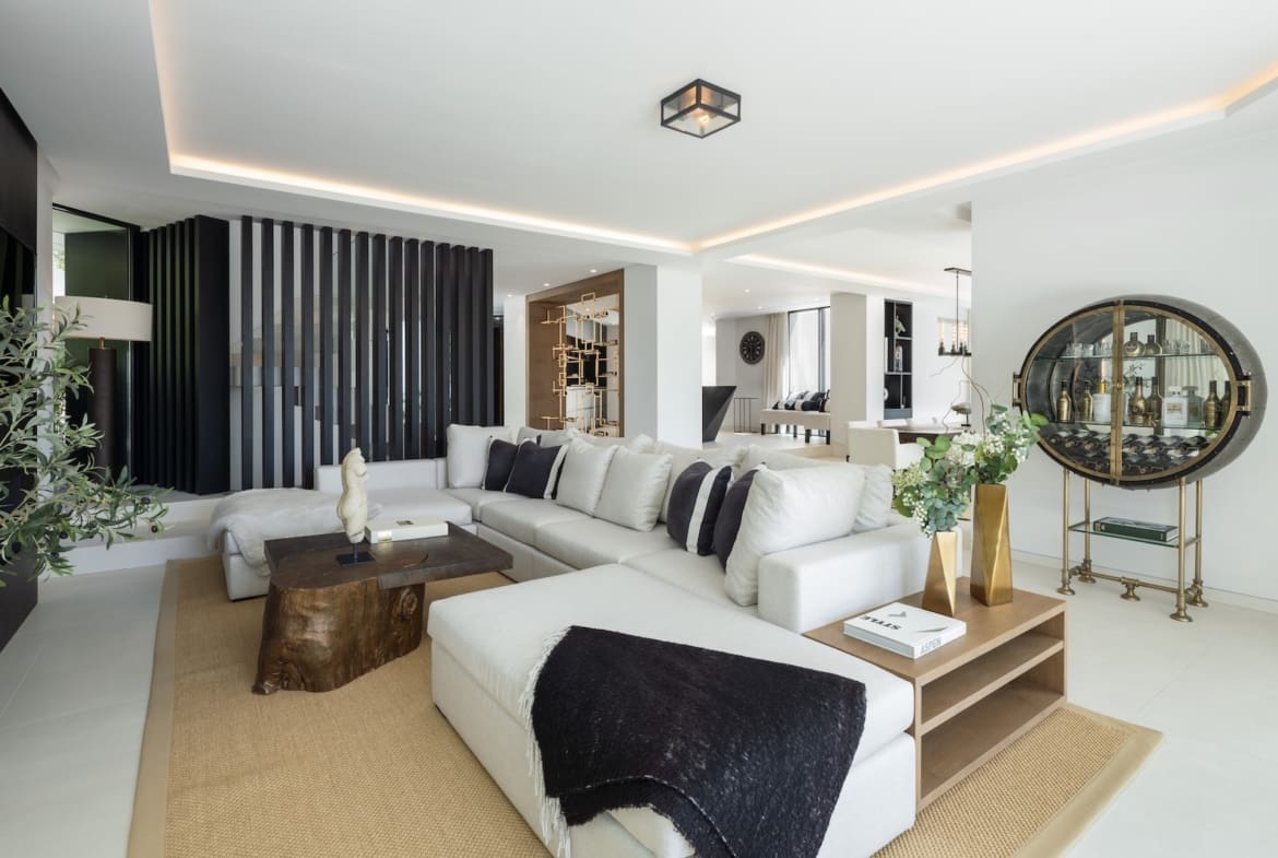 Villa La Toca Luxury sea view villa in El Herrojo Alto Benahavis by MDR