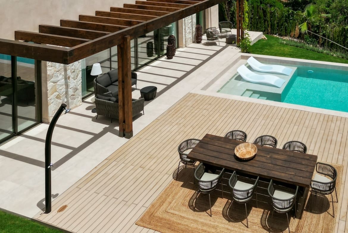 Villa Minoo luxury villa with sea views in El Paraiso Benahavis by MDR