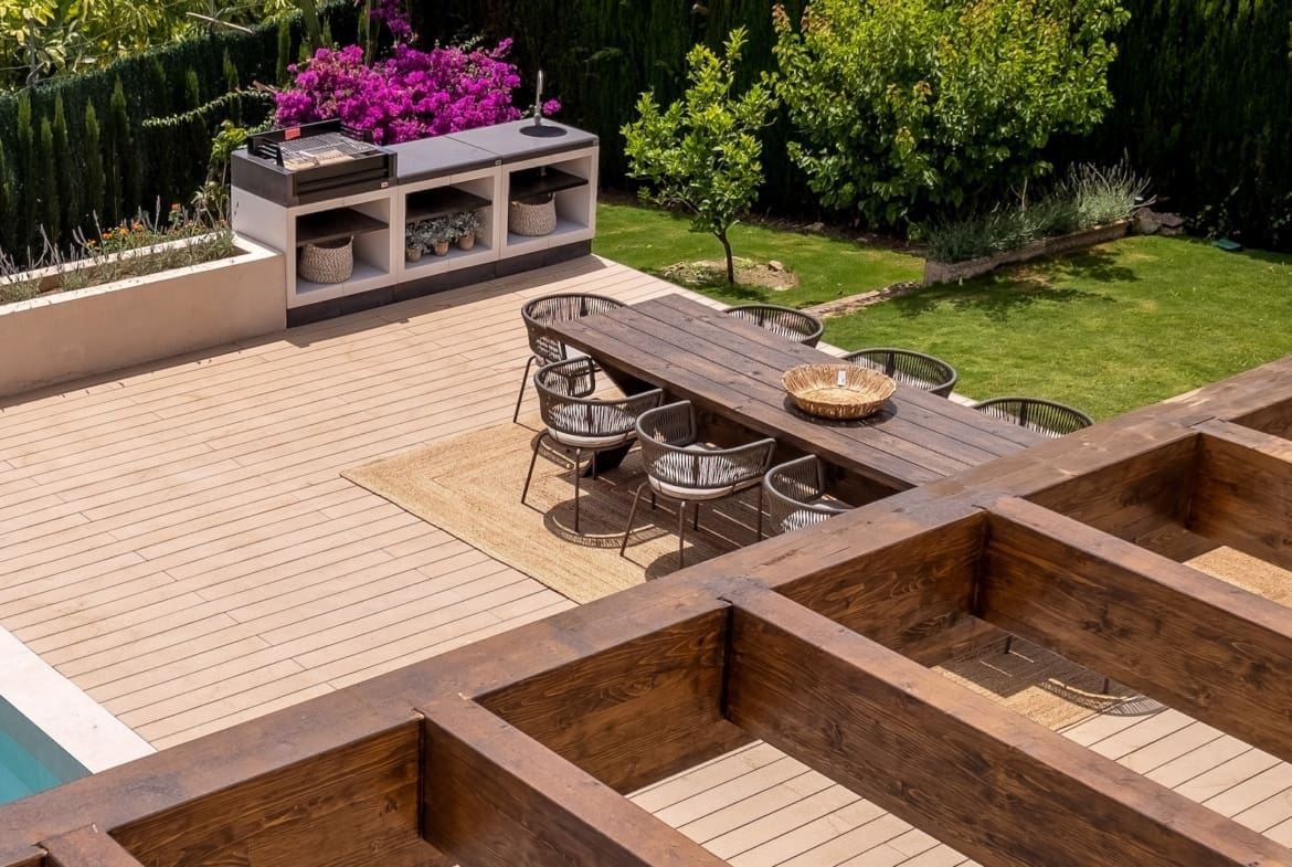 Villa Minoo luxury villa with sea views in El Paraiso Benahavis by MDR