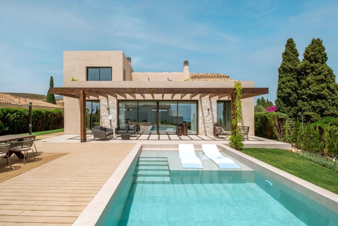 Villa Minoo luxury villa with sea views in El Paraiso Benahavis by MDR