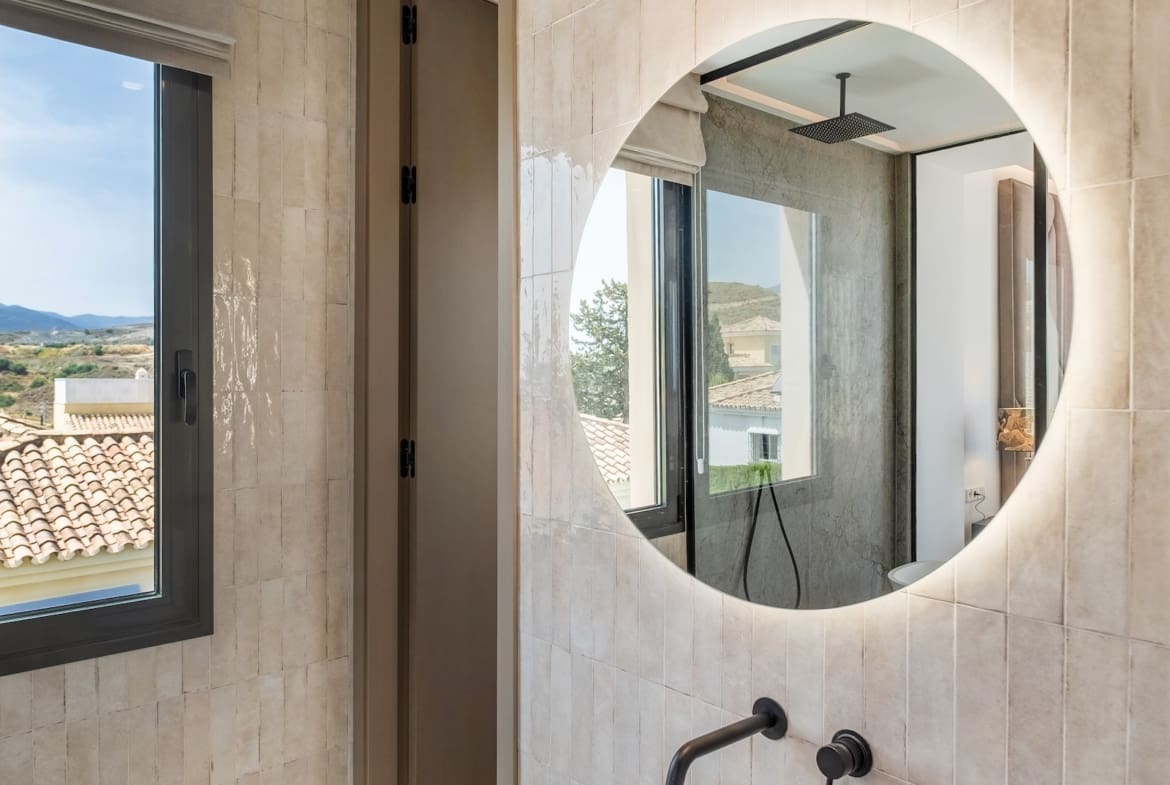 Villa Minoo luxury villa with sea views in El Paraiso Benahavis by MDR