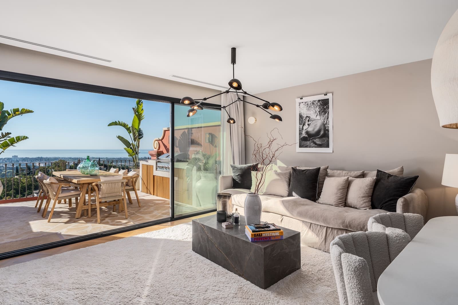 Penthouse Luzalta in Benahavís with panoramic sea views MDR Luxury Homes