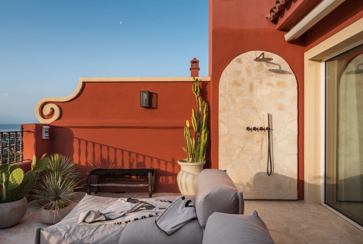 Penthouse Luzalta in Benahavís with panoramic sea views MDR Luxury Homes