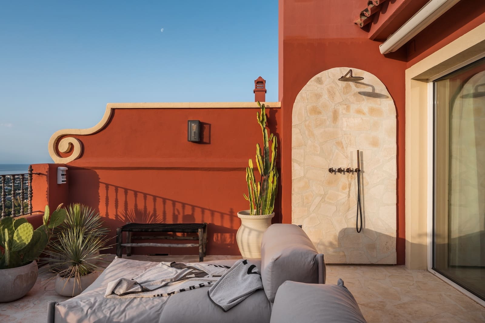 Penthouse Luzalta in Benahavís with panoramic sea views MDR Luxury Homes